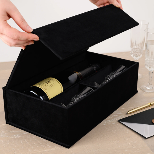 Picture of Velvet Wine Box for Bottle and 2 Glases