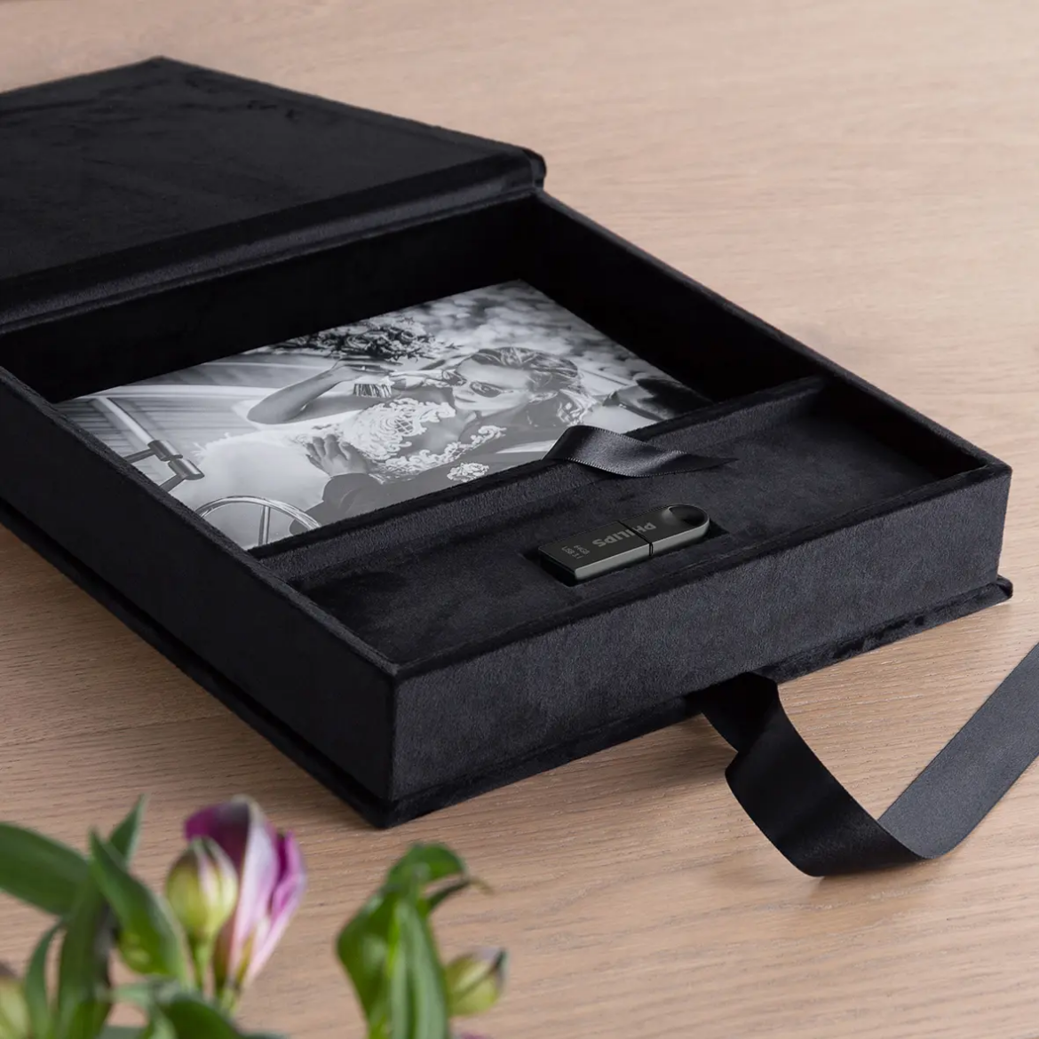 Picture of Velvet Folio Box with 20 Printed Photocards, Ribbon Closure