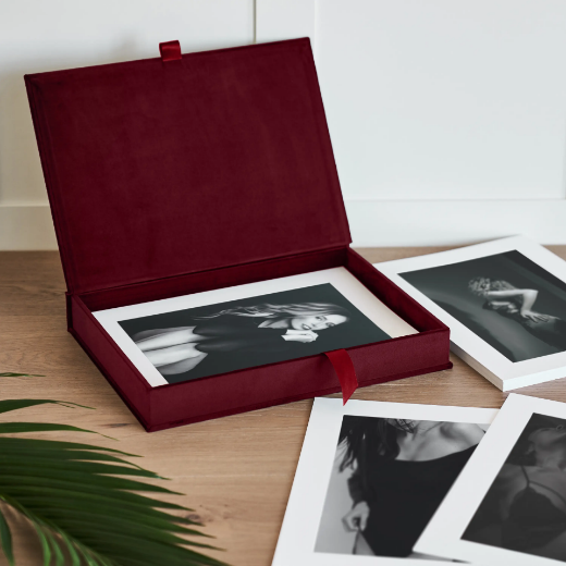 Picture of Velvet Folio Box with 20 Slip-in Matts