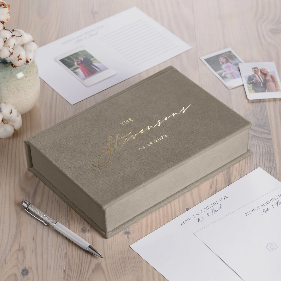 Picture of Velvet Box  + Wedding Advice Cards