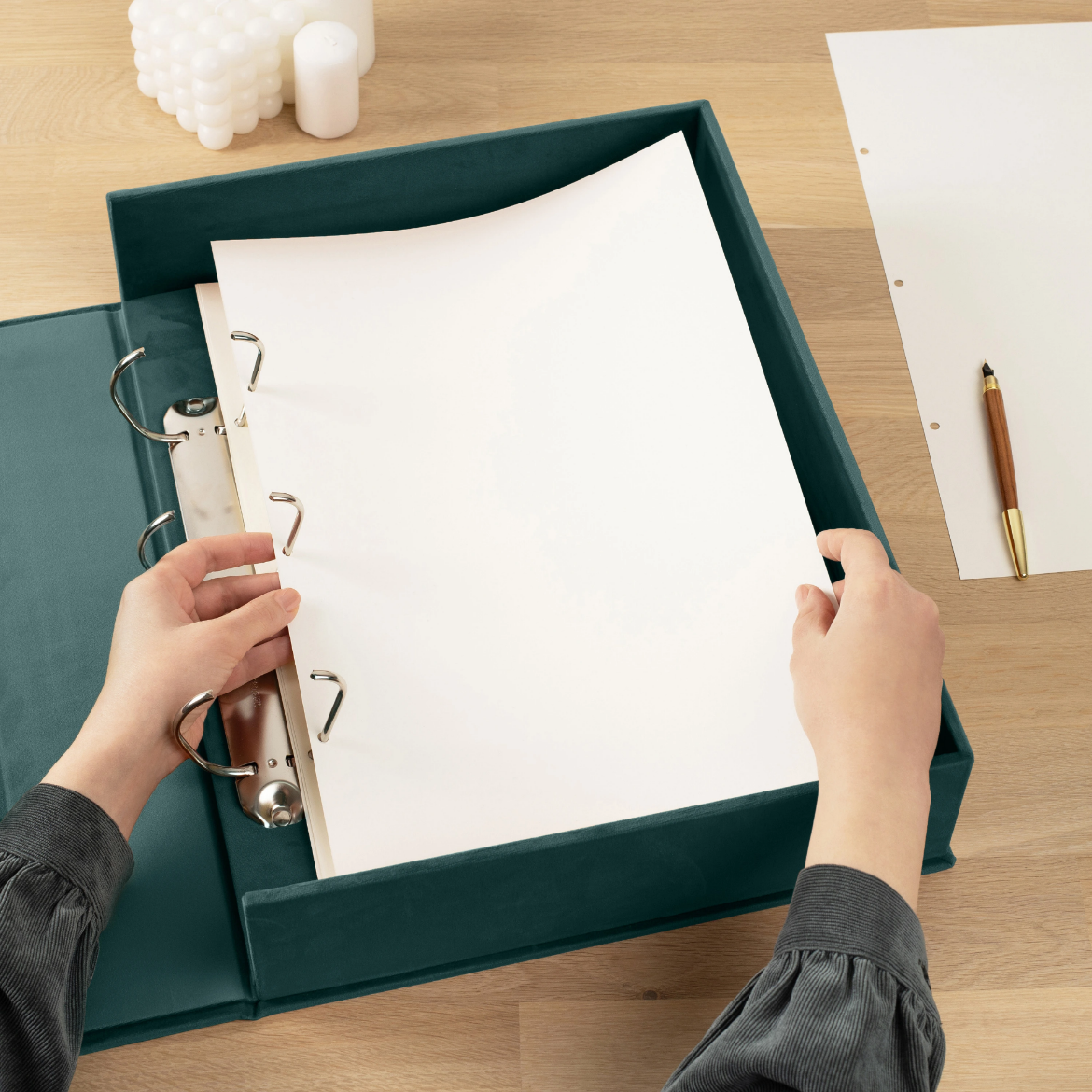 Picture of Velvet Ring Binder Box