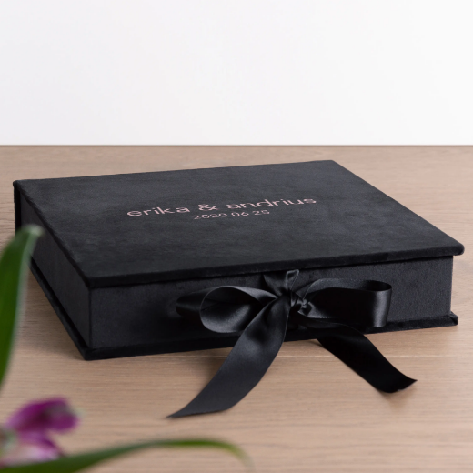 Picture of Linen Folio Box with 20 Printed Photocards, Ribbon Closure