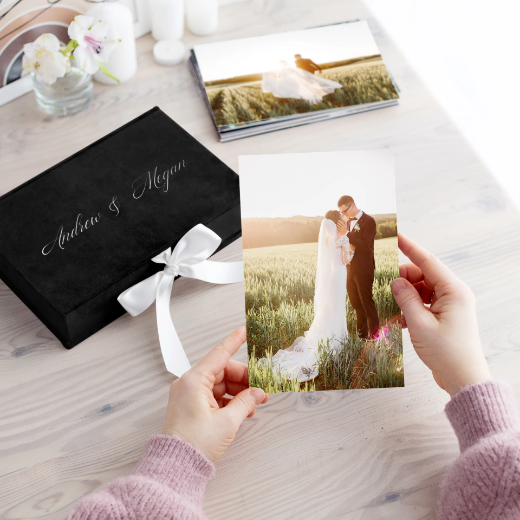 Picture of Linen Folio Box with 20 Printed Photocards, Ribbon Closure