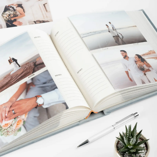 Picture of Velvet Slip In Photo Album for 200 4x6 or 5x7  Photos, Photo Window