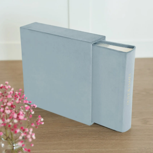 Picture of Velvet Slip In Photo Album for 200 4x6 or 5x7  Photos, Photo Window