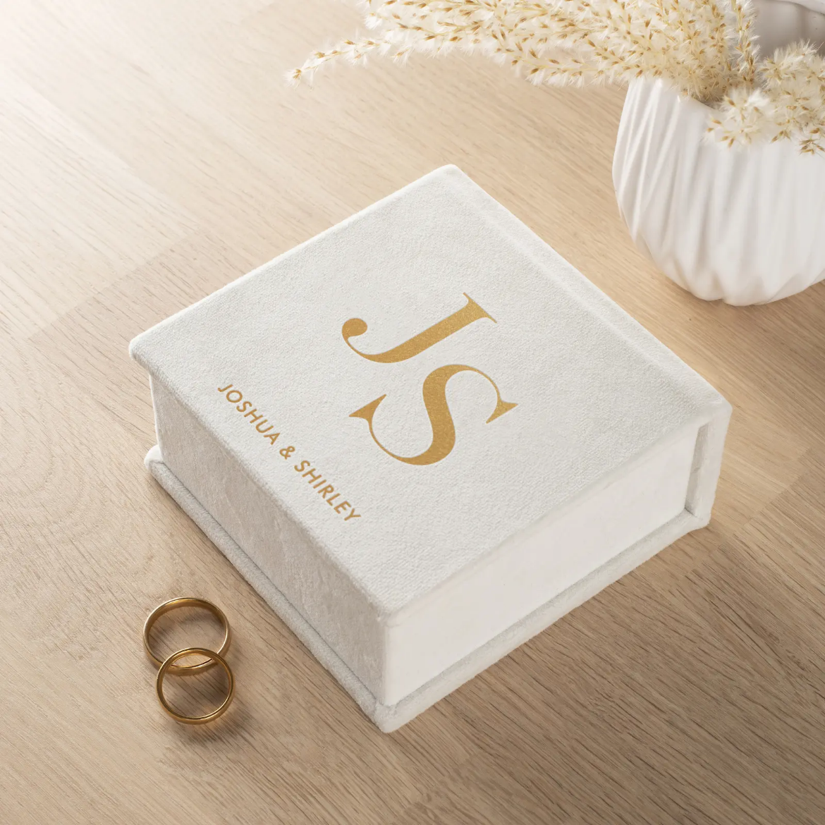 Picture of Velvet Ring Bearer Box