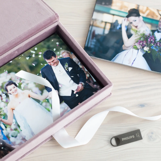 Picture of Velvet Folio Box with 20 Printed Photocards, Ribbon Closure