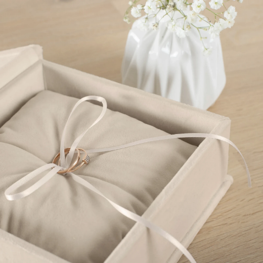 Picture of Velvet Ring Bearer Box