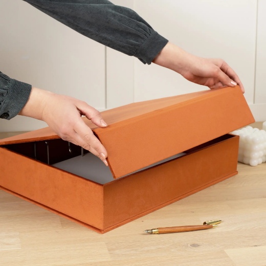 Picture of Velvet Ring Binder Box