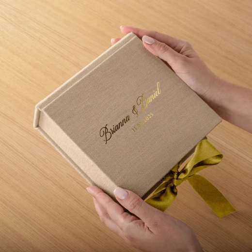 Picture of Linen Folio Box with 20 Printed Photocards, Ribbon Closure