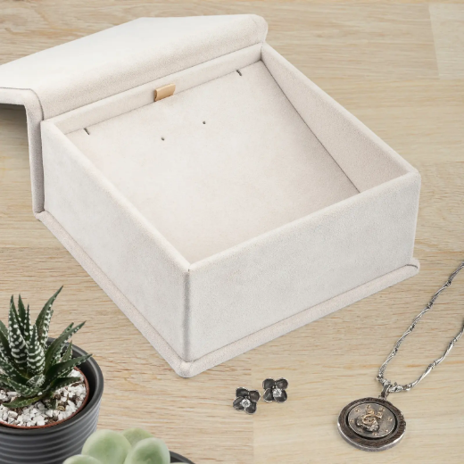 Picture of Suede Necklace Gift Box