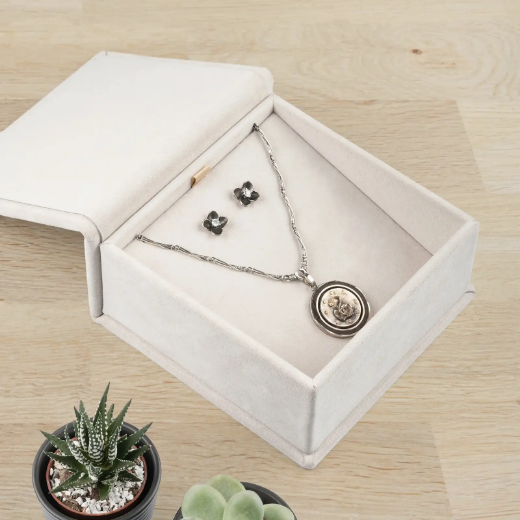 Picture of Suede Necklace Gift Box