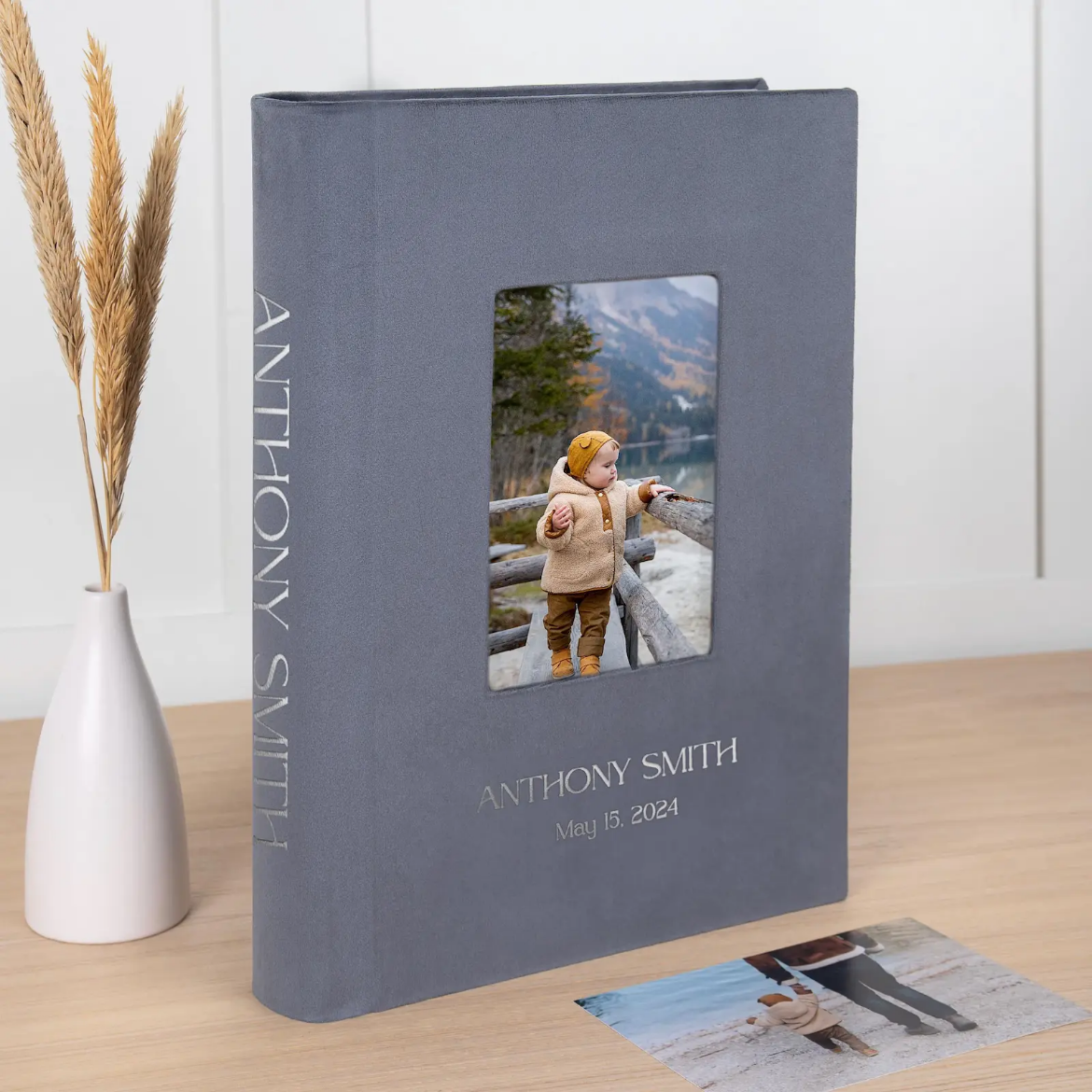 Picture of Velvet Slip In Baby Photo Album for 300 4x6 Photos, Photo Window