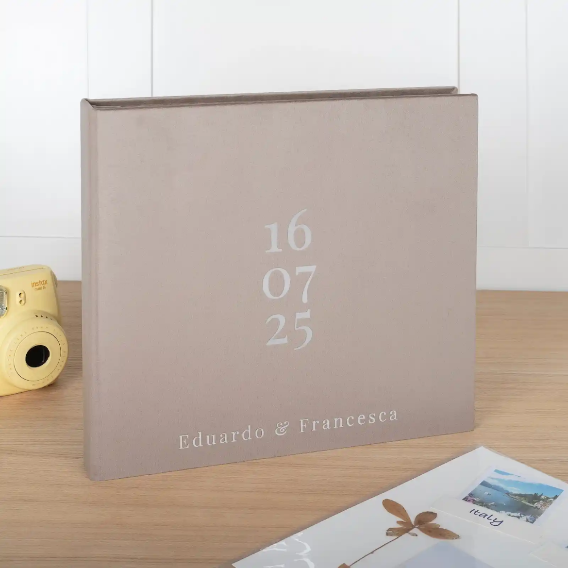 Picture of Velvet Screw-Bound Scrapbook 12x12"